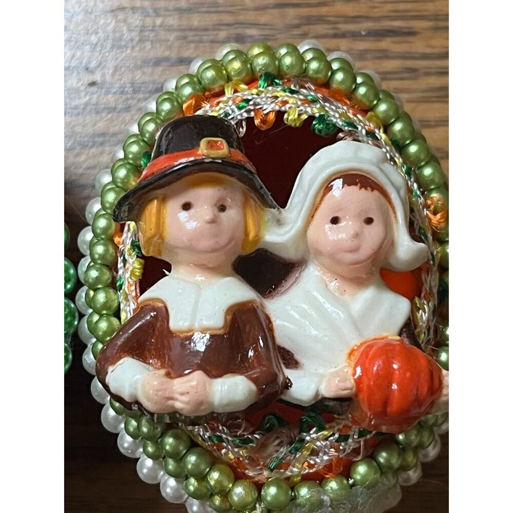 4 Vintage Decorated Egg With Figure Inside C1970's THANKSGIVING - Picture 4 of 7